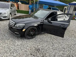 Mercedes-Benz C300 2012 Black