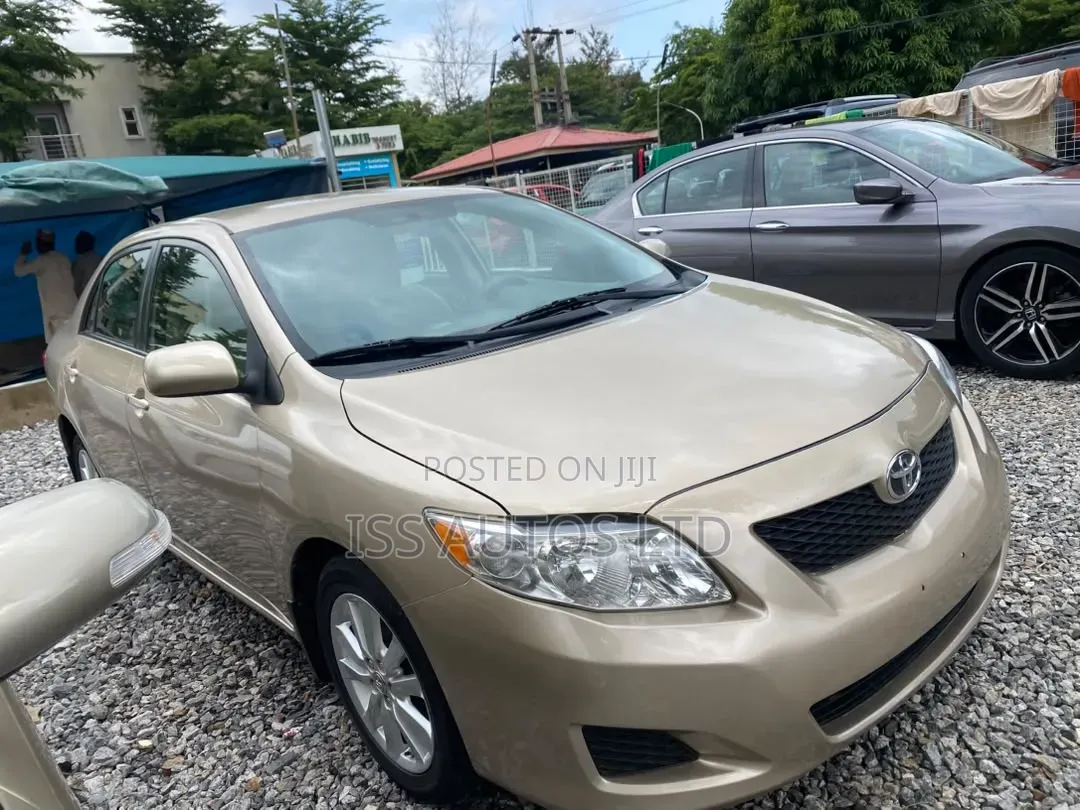 Toyota Corolla 2010 Gold