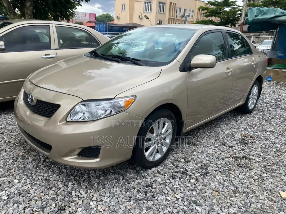 Toyota Corolla 2010 Gold