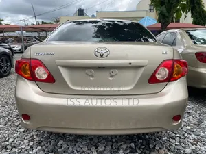 Toyota Corolla 2010 Gold