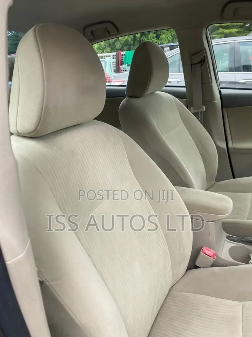 Toyota Corolla 2010 Gold