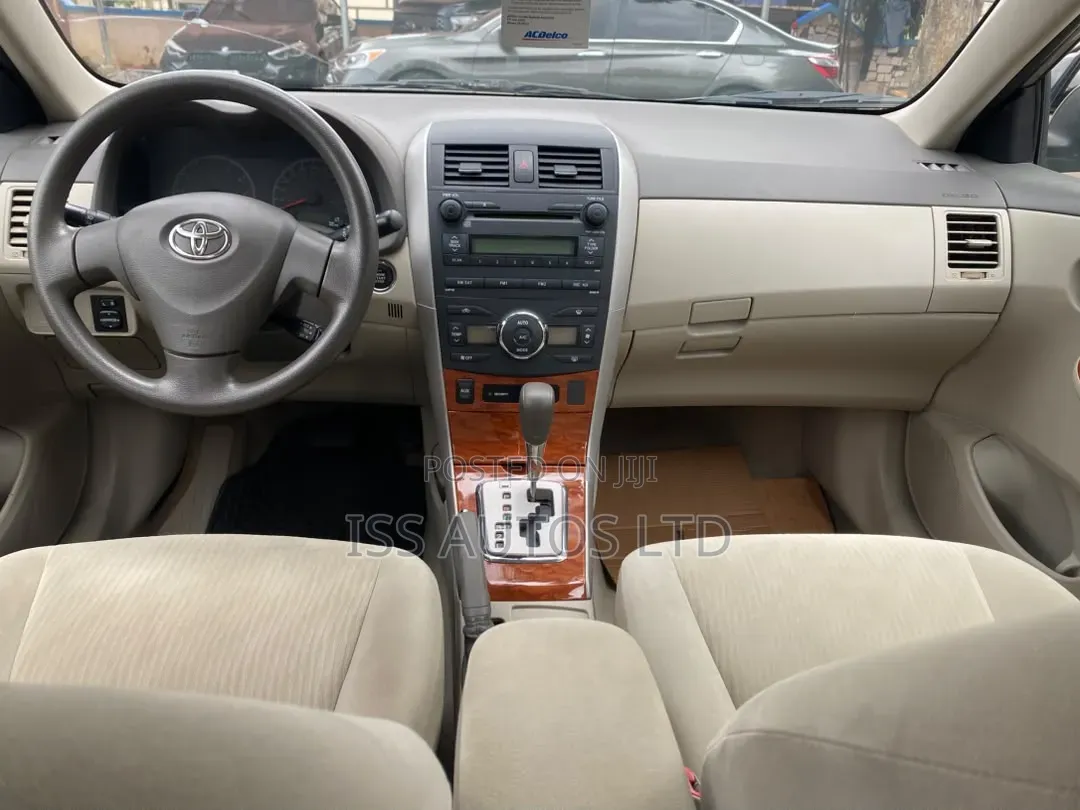 Toyota Corolla 2010 Gold