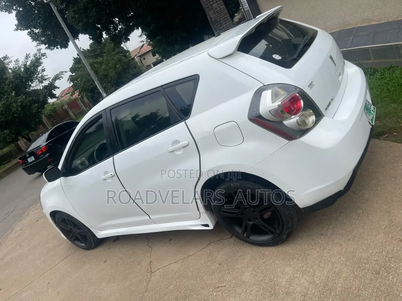 Pontiac Vibe 2010 White