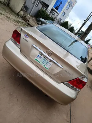 Toyota Camry 2006 Gold