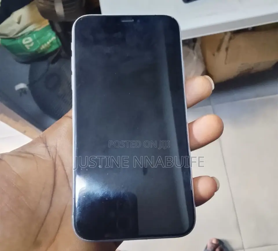 Apple iPhone XR 64 GB White