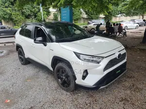 Toyota RAV4 Hybrid 2019 White