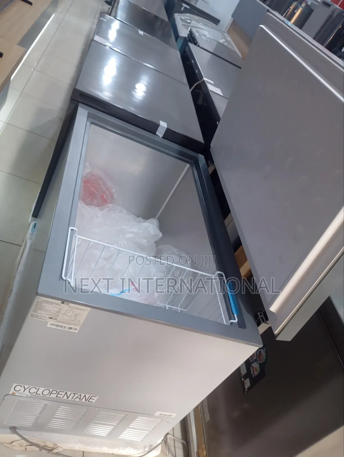 LG Chest Freezer 305L Low Energy Consumption