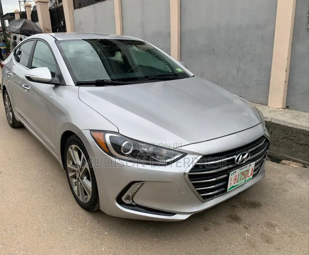 Hyundai Elantra 2017 Silver