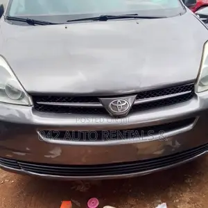 Toyota Sienna 2005 Silver