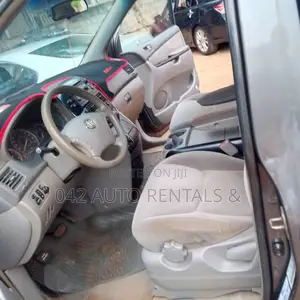 Toyota Sienna 2005 Silver