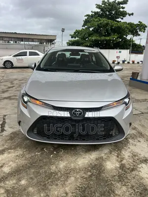 Toyota Corolla LE 2020 Silver
