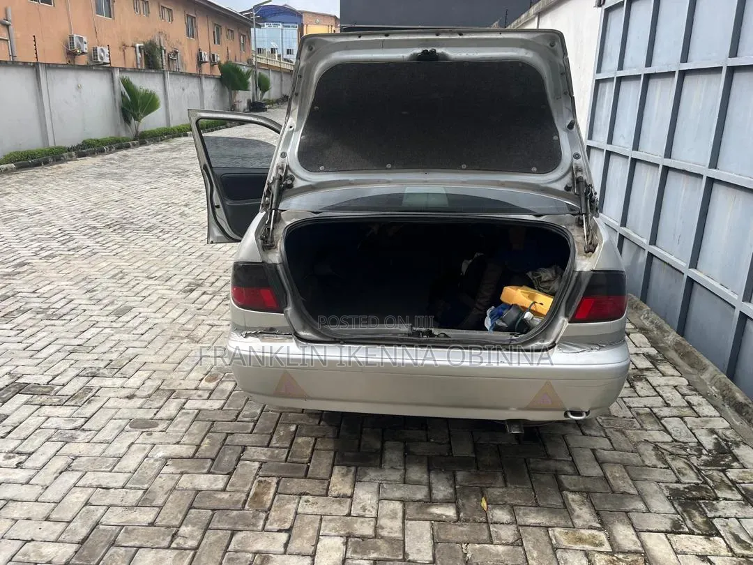 Nissan Primera 2002 Silver