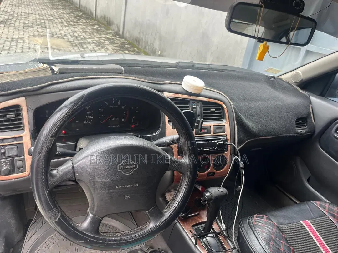 Nissan Primera 2002 Silver