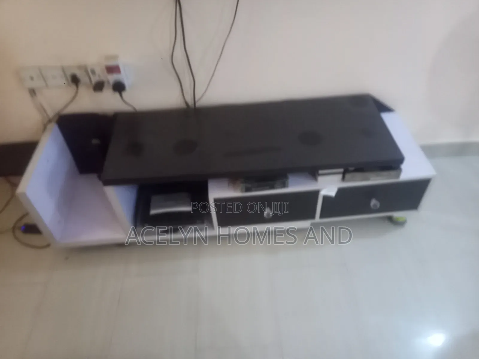Quality TV Stand With Drawers Compartment