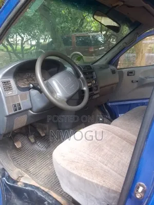 Toyota HiAce 2005 Blue