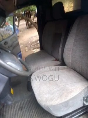 Toyota HiAce 2005 Blue