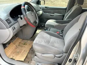 Toyota Sienna 2008 Silver