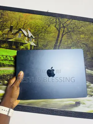 Laptop Apple MacBook Air 2024 M3 16GB Apple M3 SSD 256GB