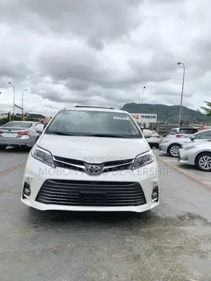 Toyota Sienna 2018 White