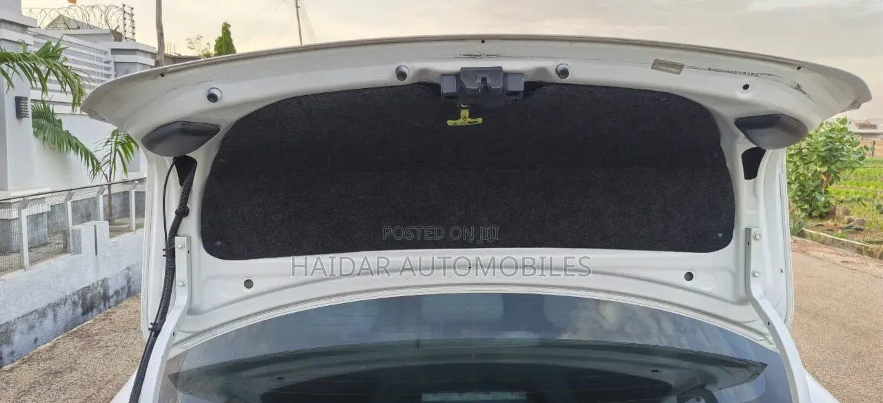 Toyota Corolla 2013 White