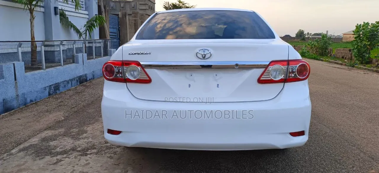 Toyota Corolla 2013 White