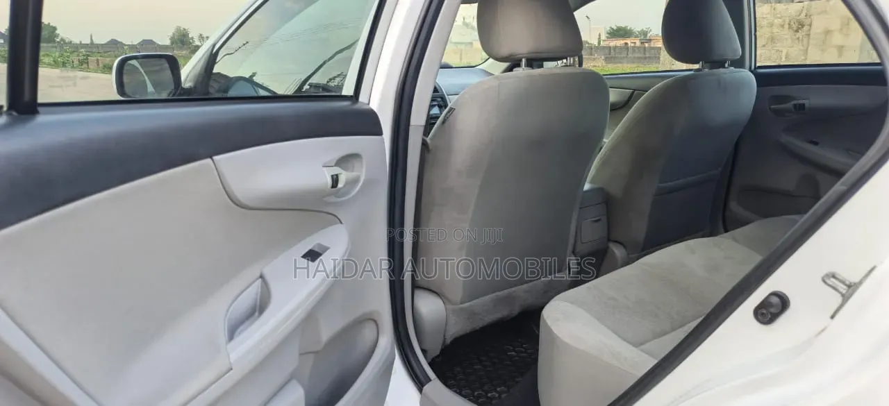 Toyota Corolla 2013 White