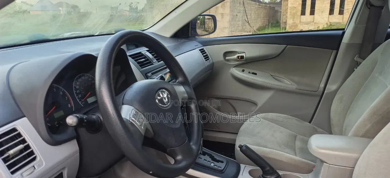 Toyota Corolla 2013 White
