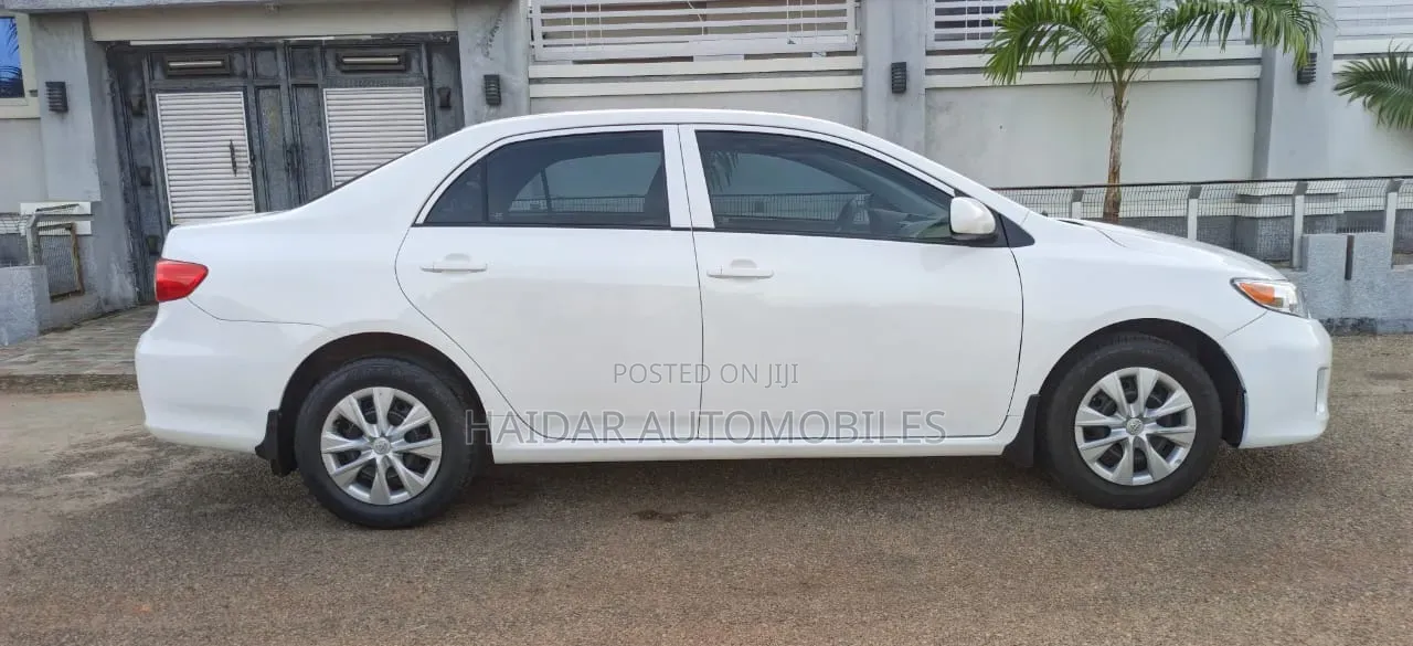 Toyota Corolla 2013 White
