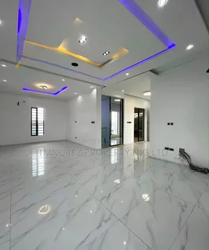 5bdrm Duplex in Chevron for rent