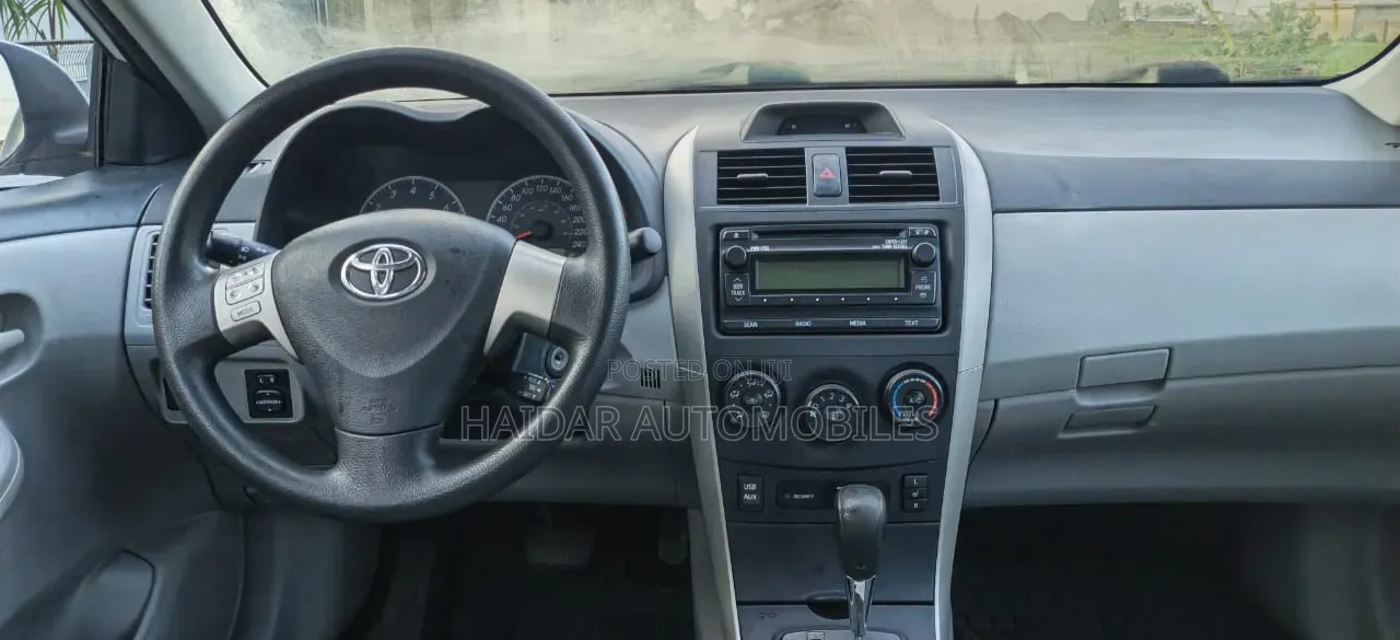 Toyota Corolla 2013 White