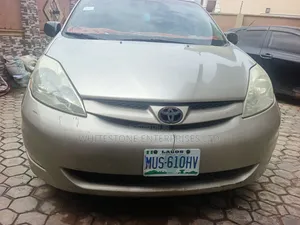 Toyota Sienna 2006 Gold