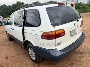 Toyota Sienna 2001 White