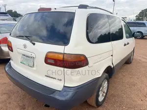 Toyota Sienna 2002 White