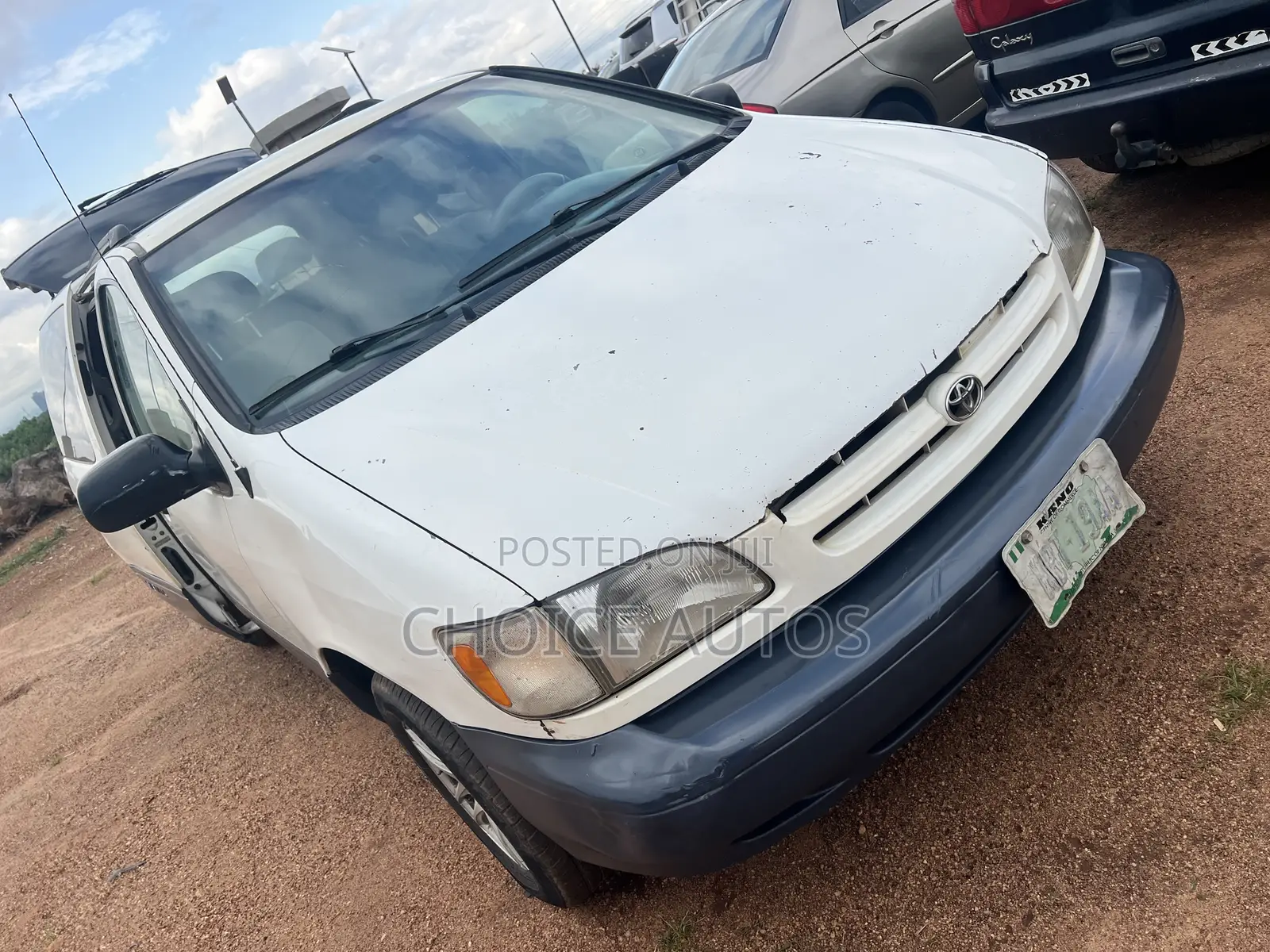 Toyota Sienna 2001 White