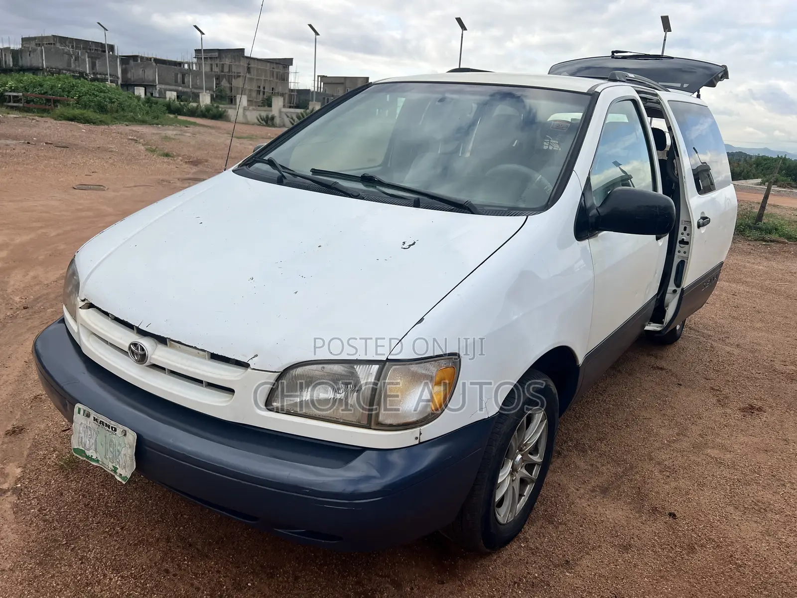 Toyota Sienna 2001 White