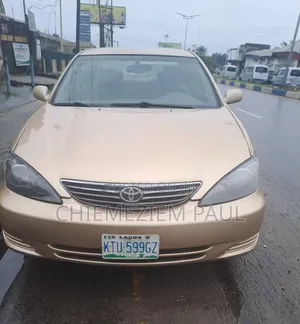 Toyota Camry 2004 Gold
