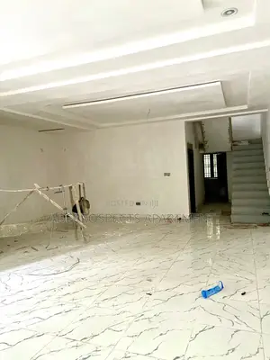4bdrm Duplex in Area 1 for rent