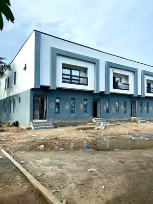 4bdrm Duplex in Area 1 for rent
