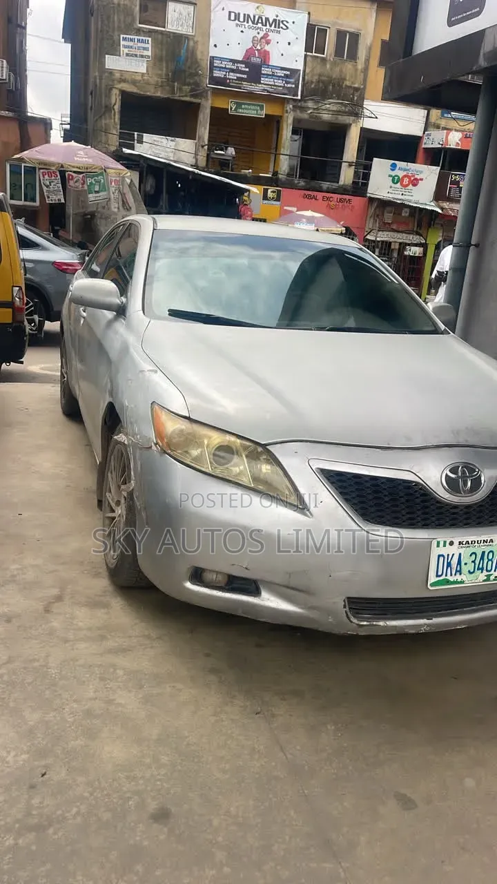 Toyota Camry 2009 Silver