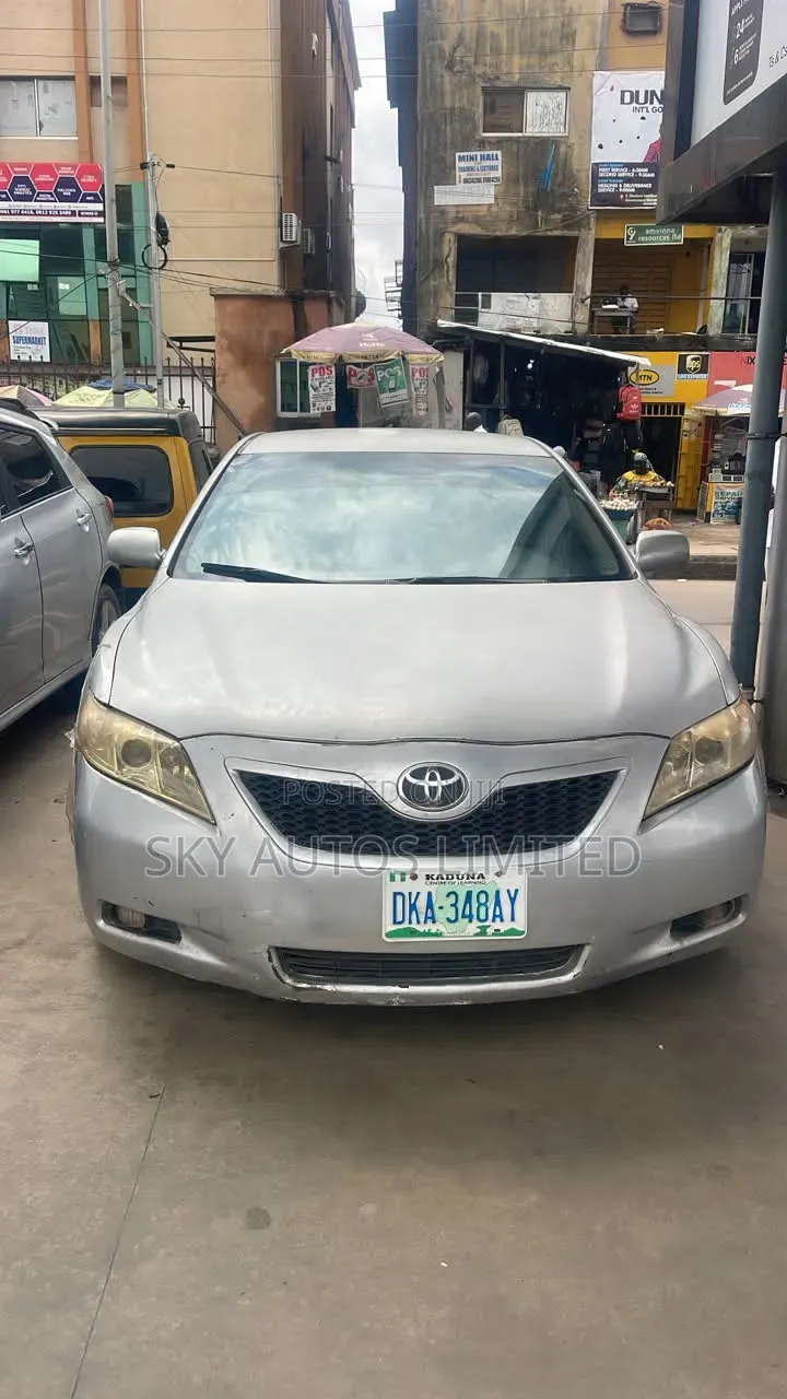 Toyota Camry 2009 Silver