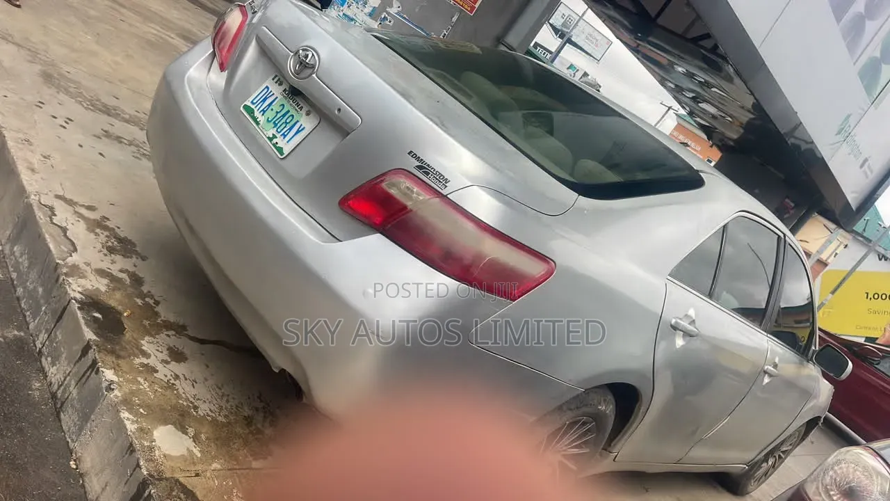 Toyota Camry 2009 Silver