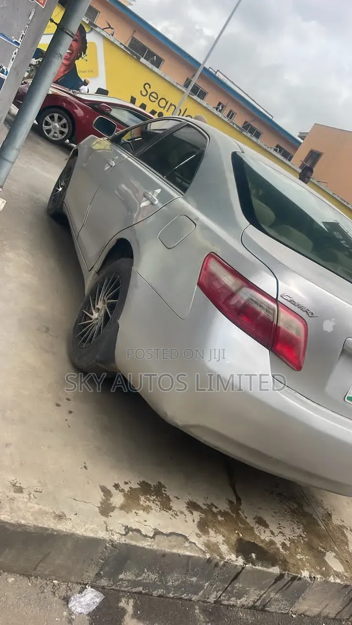 Toyota Camry 2009 Silver