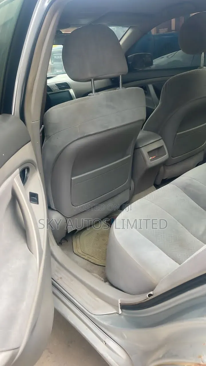 Toyota Camry 2009 Silver