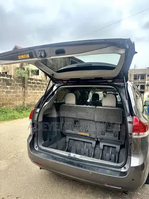 Toyota Sienna Limited 7 Passenger 2011 Gray