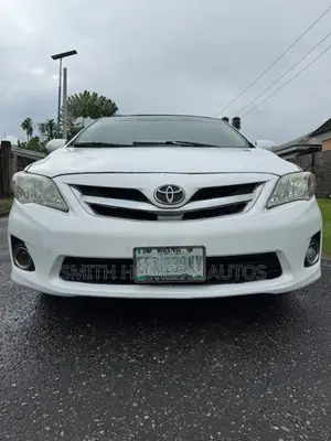 Toyota Corolla 2012 White