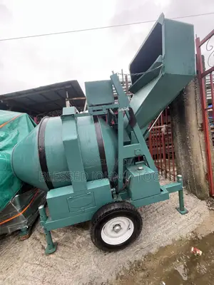 Self Load Concrete Mixer 560l