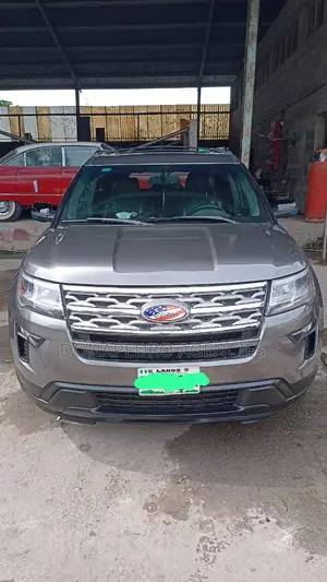 Ford Explorer XLT 4dr 4x4 (3.5L 6cyl 6A) 2011 Gray