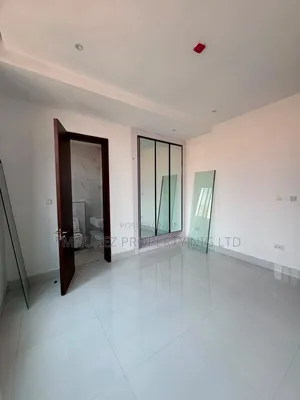 3bdrm Apartment in Lekki Phase 1 for rent