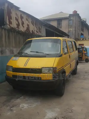 Volkswagen Transporter 1995 Yellow
