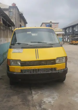 Volkswagen Transporter 1995 Yellow